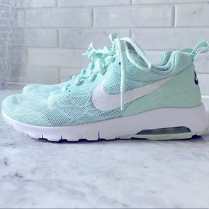 Rare! Nike Air Mint green 8.5 women’s running shoe
